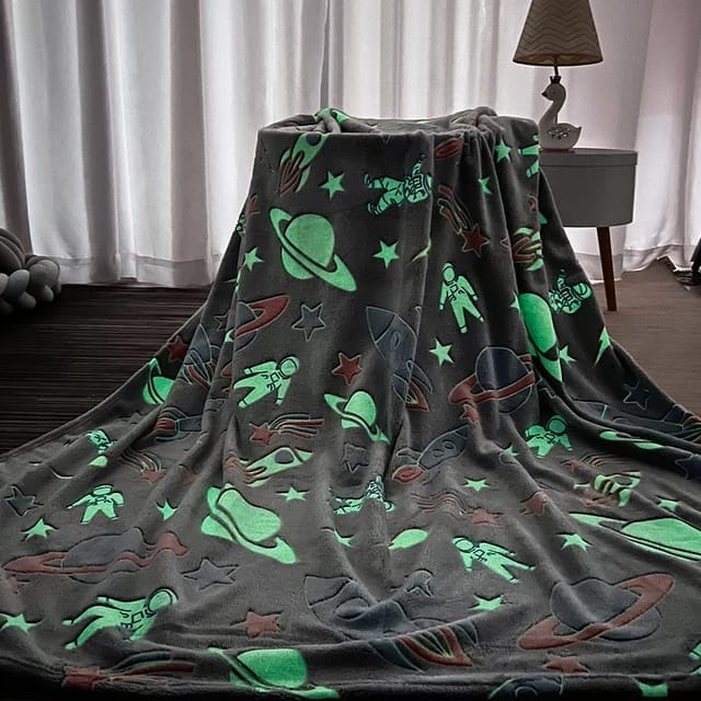 Microfibre soft warm glow in the dark blanket Toy KidosPark